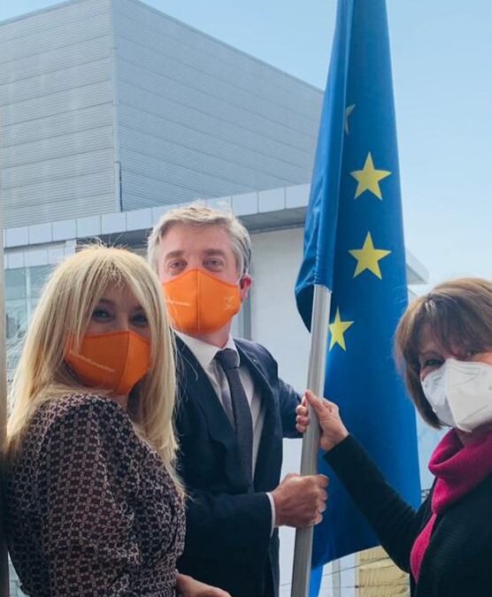 Evropska zastava postavljena na prostorije Evropskog pokreta u Srbiji 